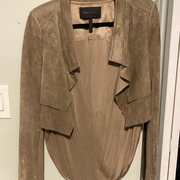 BCBG MaxAzaria | Norton Drape Faux Suede Vegan Cropped Blazer • small - Picture 4 of 6
